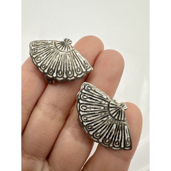 Siam Jewelry - vintage sterling silver Siam Niello fan shaped clip-on earrings